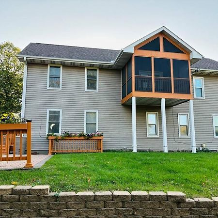 Spacious Home Lake Minnetonka Downtown Excelsior Exterior photo