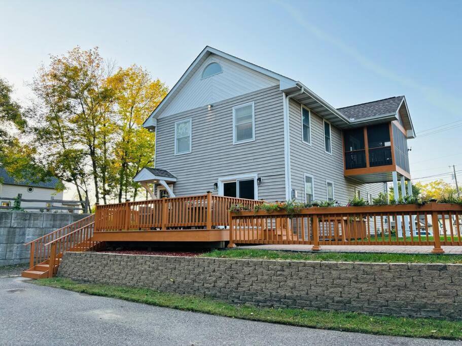 Spacious Home Lake Minnetonka Downtown Excelsior Exterior photo